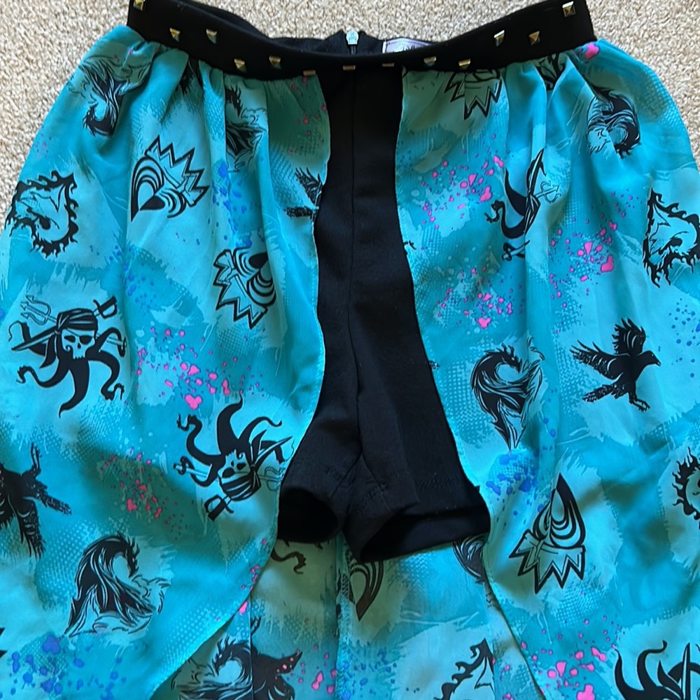 D signed by Disney descendants shorts with skirt